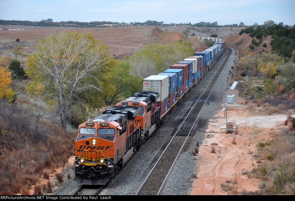 Eastbound stack train races down the hill